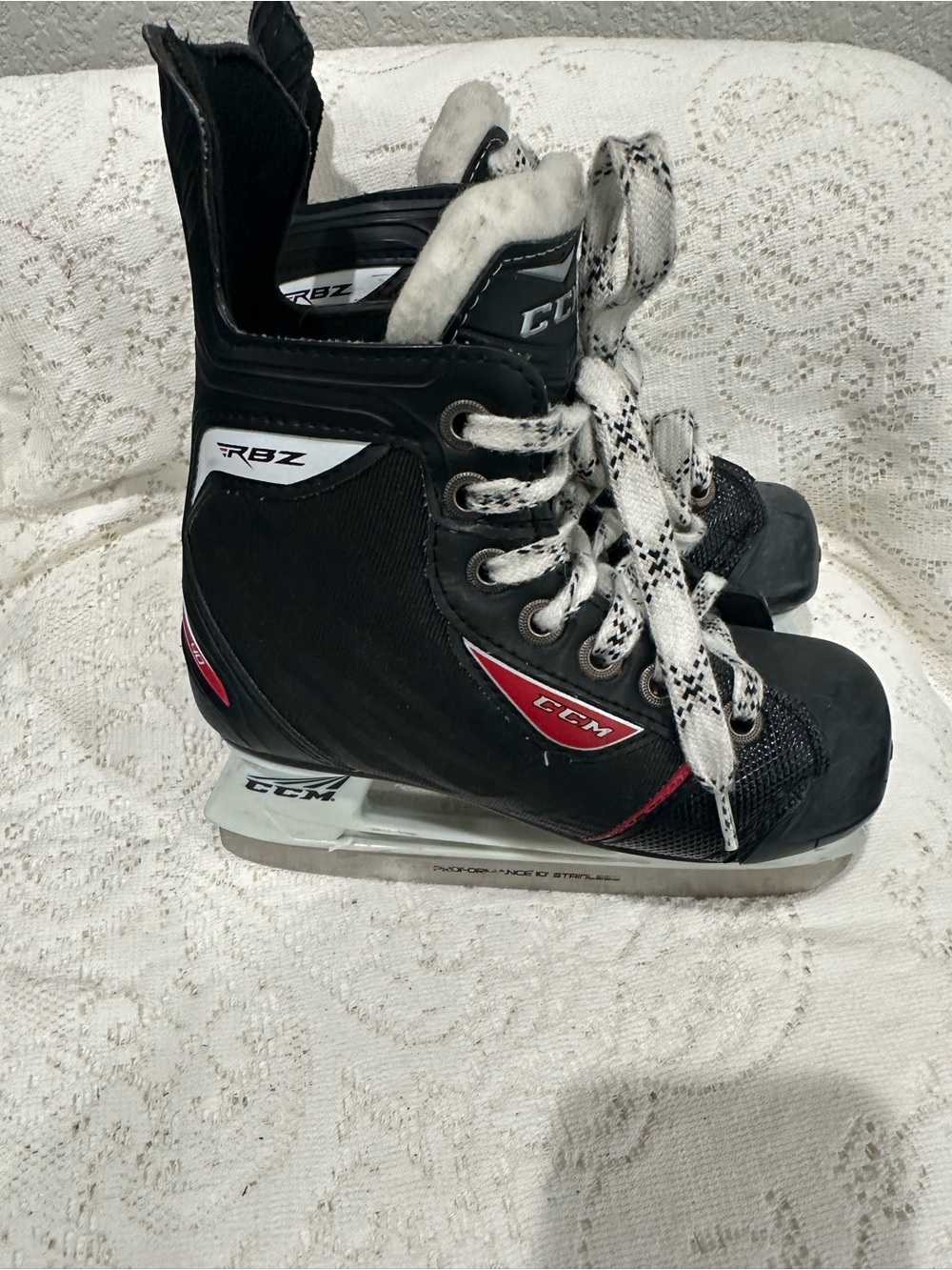 CCM youth  hockey ice skates 12 J